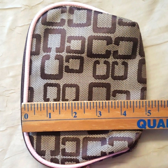 Chic Geometric Patterned Cosmetic Bag - Picture 7 of 10